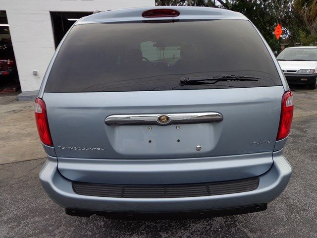 2006 Chrysler Town and Country 3.5