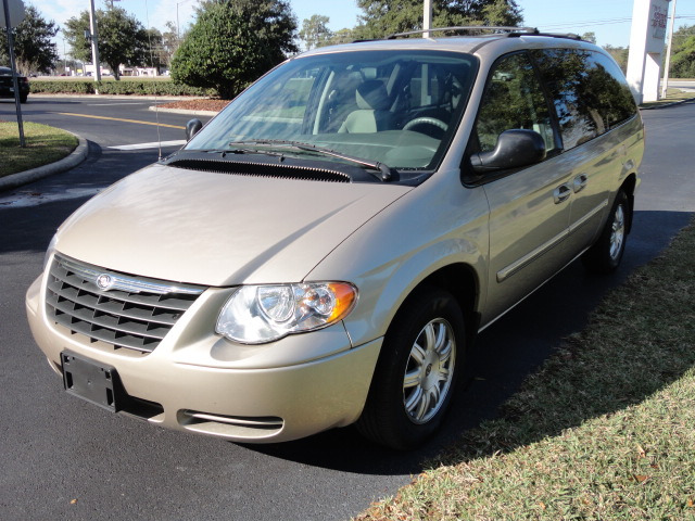 2007 Chrysler Town and Country 3.5