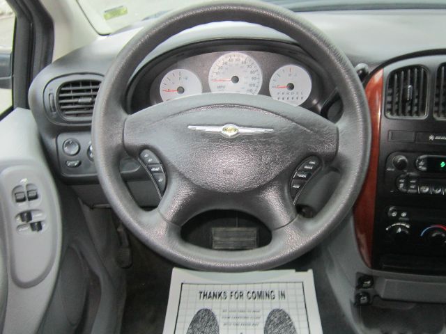 2007 Chrysler Town and Country Elk Conversion Van