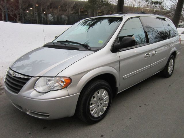 2007 Chrysler Town and Country Elk Conversion Van