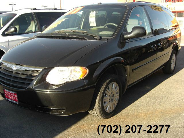 2007 Chrysler Town and Country Elk Conversion Van