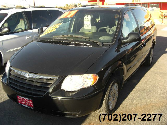 2007 Chrysler Town and Country Elk Conversion Van