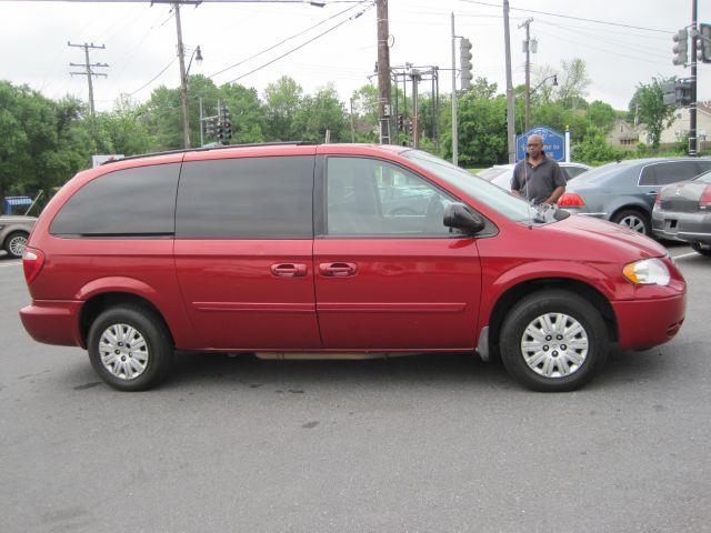 2007 Chrysler Town and Country Elk Conversion Van