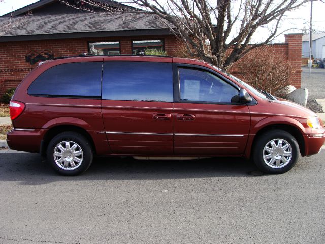 2007 Chrysler Town and Country SLT 25