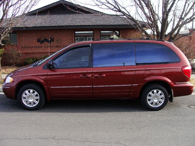 2007 Chrysler Town and Country SLT 25