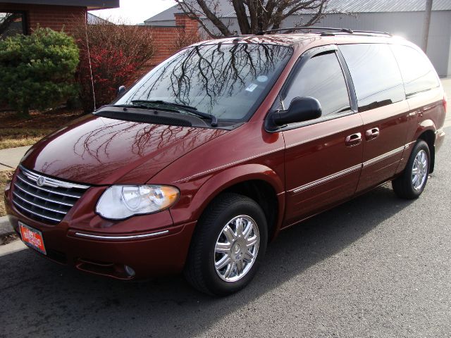 2007 Chrysler Town and Country SLT 25