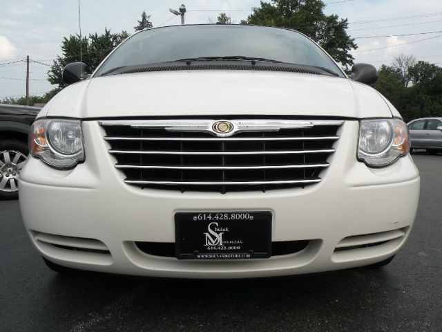 2007 Chrysler Town and Country 3.5
