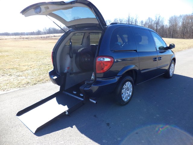 2007 Chrysler Town and Country Unknown