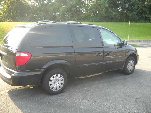 2007 Chrysler Town and Country Unknown