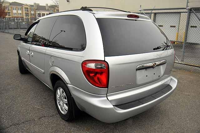 2007 Chrysler Town and Country 3.5