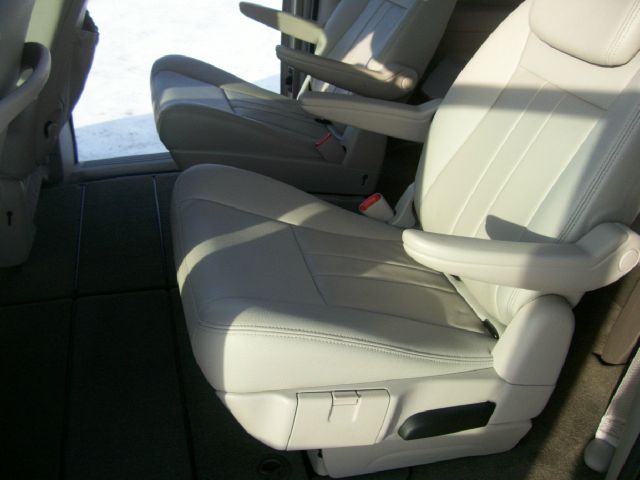 2007 Chrysler Town and Country 3.5