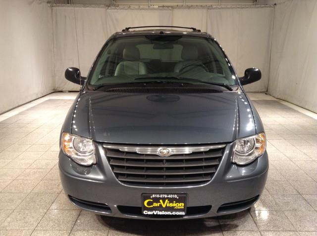 2007 Chrysler Town and Country SE 4 Dr