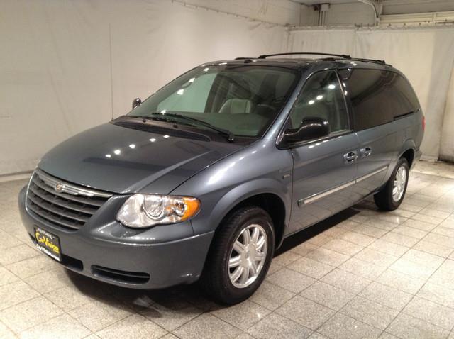 2007 Chrysler Town and Country SE 4 Dr