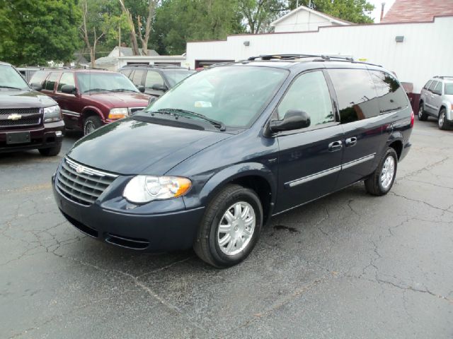 2007 Chrysler Town and Country X Navigation Sport