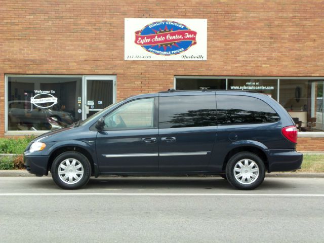2007 Chrysler Town and Country X Navigation Sport