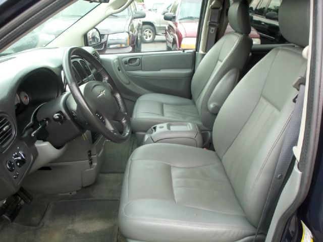2007 Chrysler Town and Country X Navigation Sport