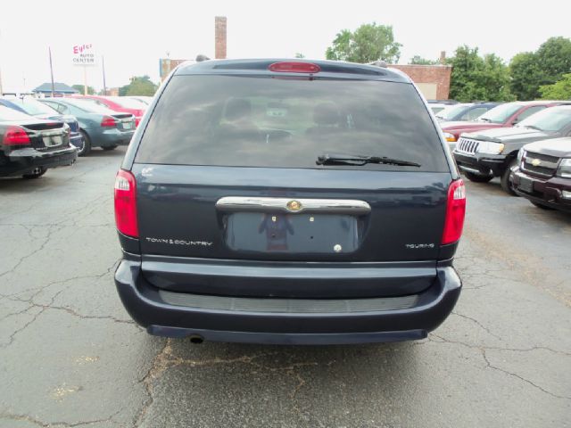 2007 Chrysler Town and Country X Navigation Sport