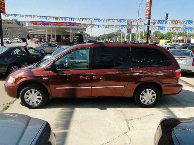2007 Chrysler Town and Country Z06