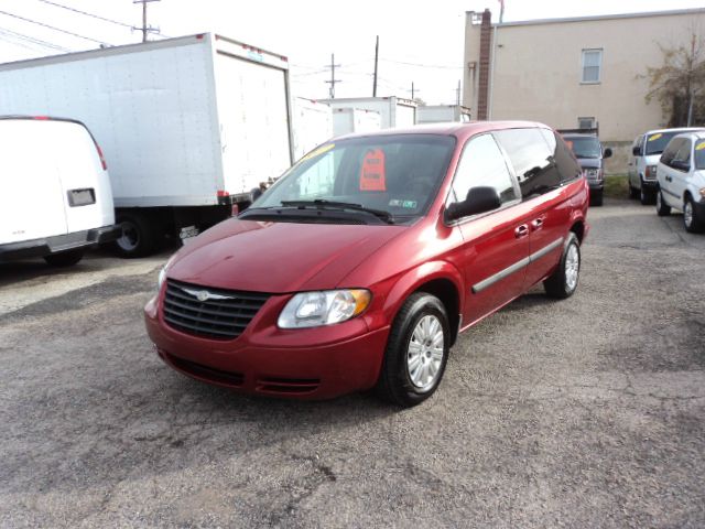 2007 Chrysler Town and Country Base