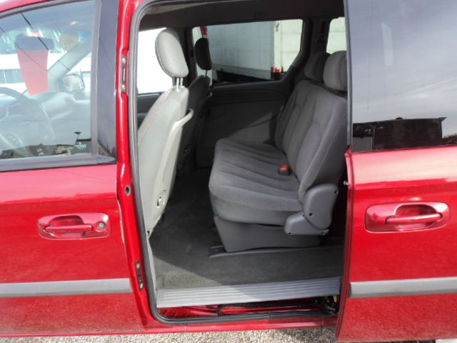 2007 Chrysler Town and Country Base