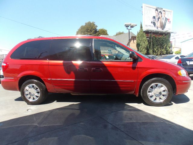 2007 Chrysler Town and Country SLT 25