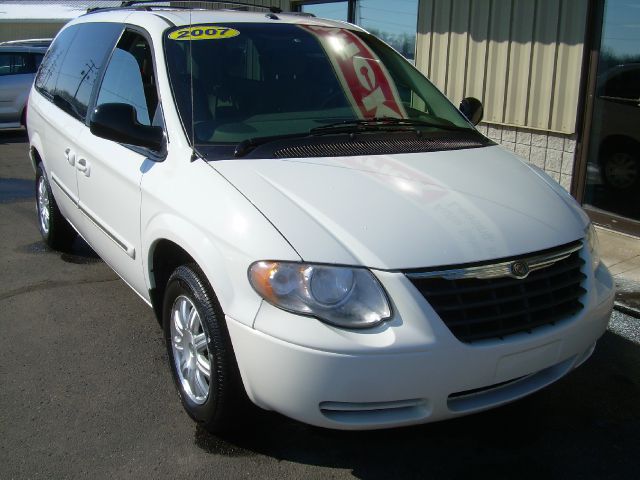 2007 Chrysler Town and Country 3.5