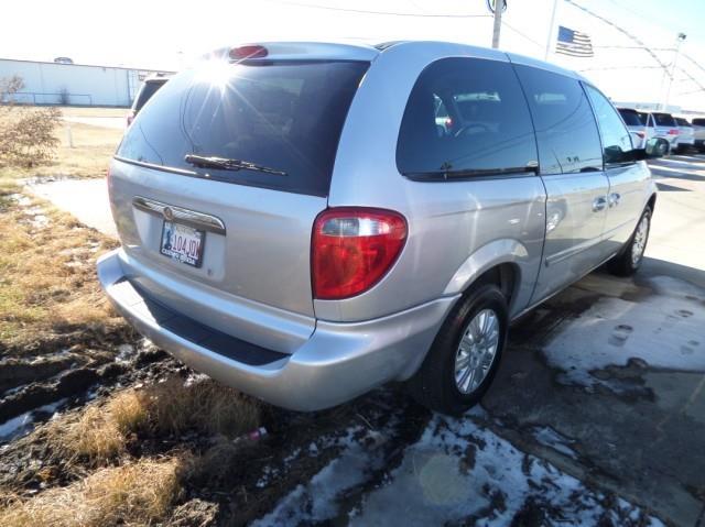 2007 Chrysler Town and Country Elk Conversion Van
