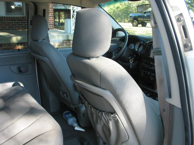 2007 Chrysler Town and Country Base