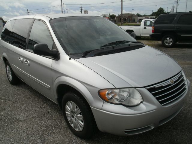 2007 Chrysler Town and Country G35xs