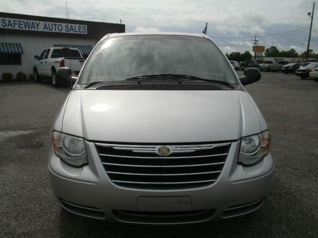 2007 Chrysler Town and Country G35xs