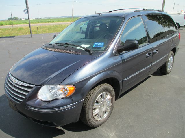 2007 Chrysler Town and Country SLT 25