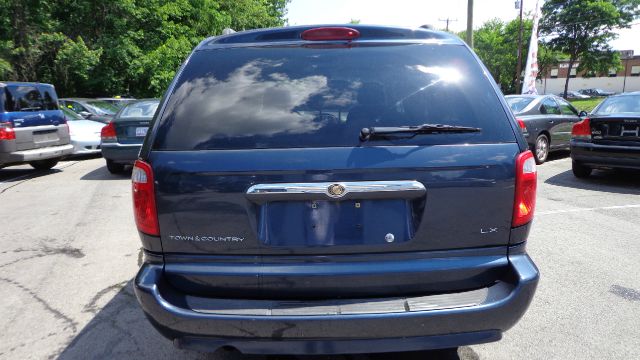2007 Chrysler Town and Country Elk Conversion Van