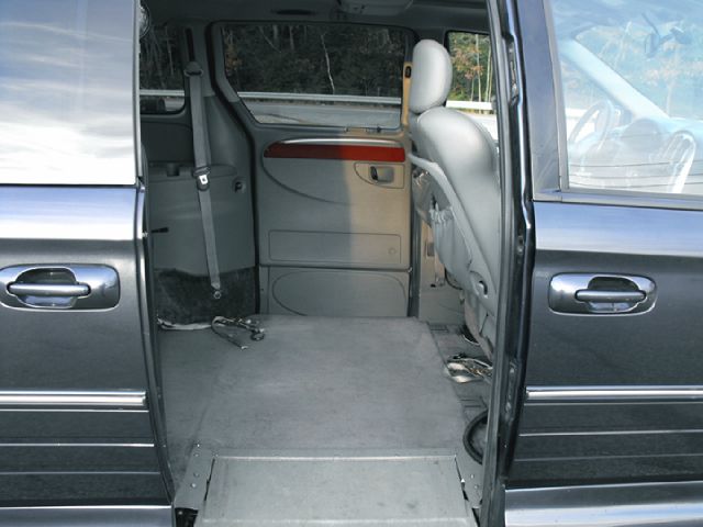 2007 Chrysler Town and Country SLT 25