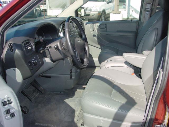2007 Chrysler Town and Country 3.5