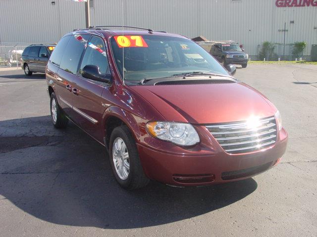 2007 Chrysler Town and Country 3.5