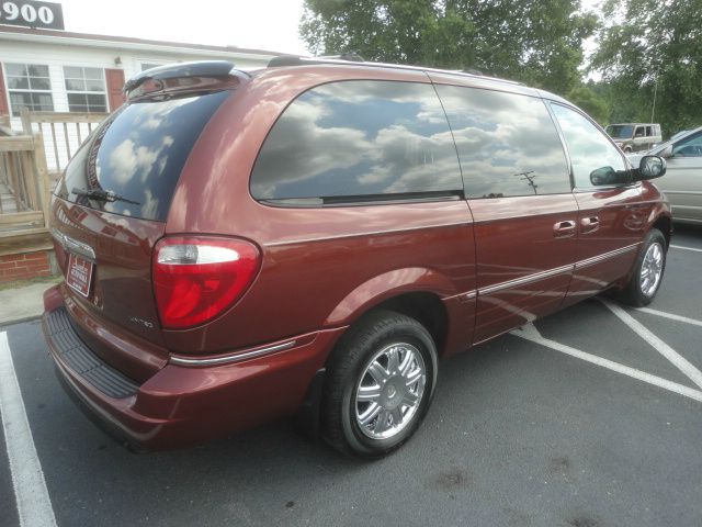 2007 Chrysler Town and Country SLT 25