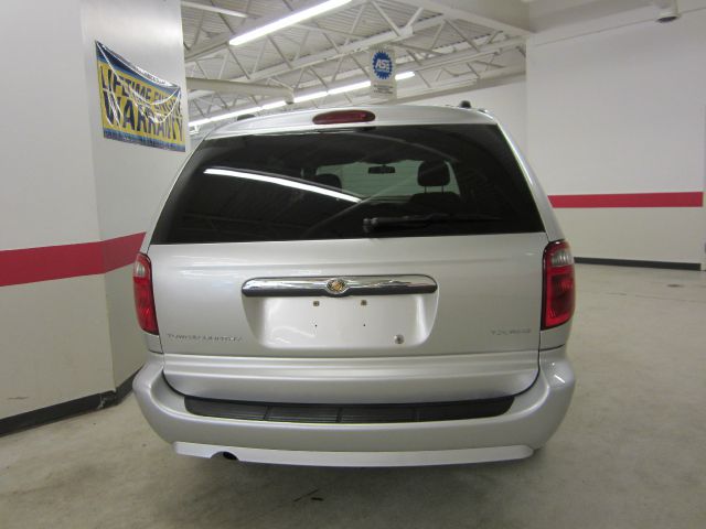 2007 Chrysler Town and Country 3.5
