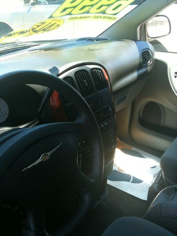 2007 Chrysler Town and Country Elk Conversion Van