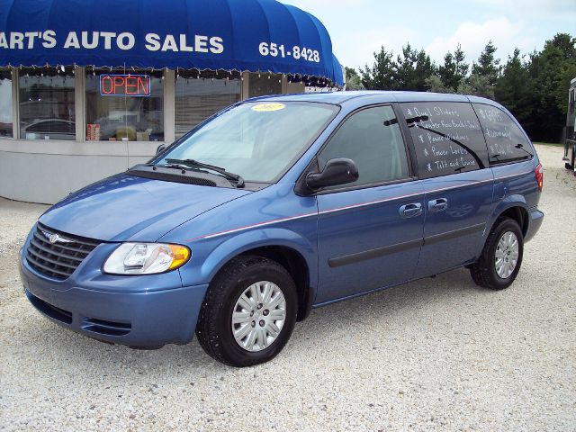 2007 Chrysler Town and Country Base