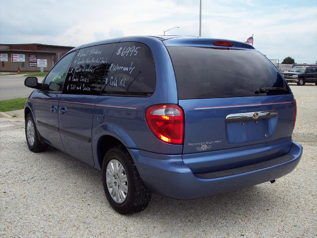 2007 Chrysler Town and Country Base