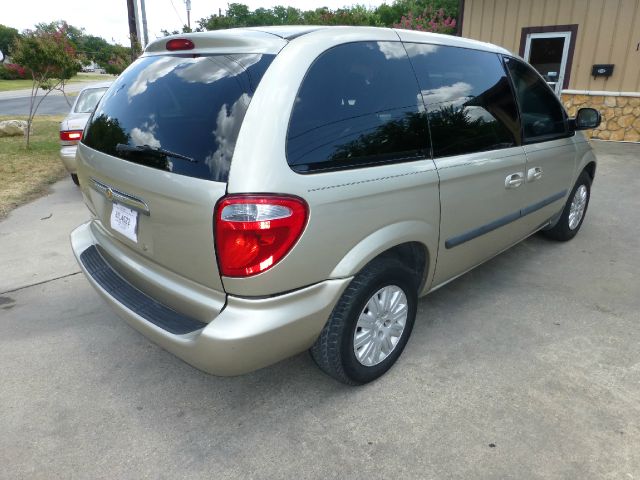 2007 Chrysler Town and Country Base