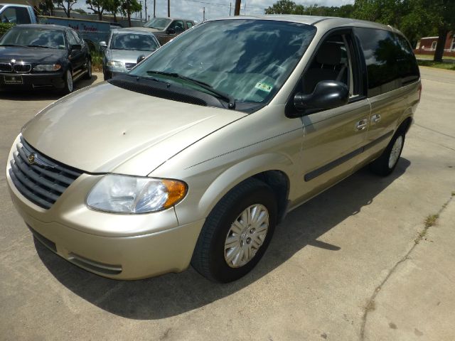 2007 Chrysler Town and Country Base