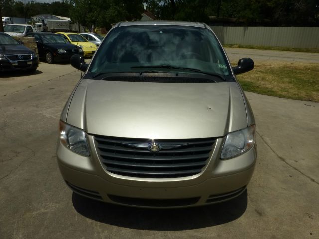 2007 Chrysler Town and Country Base