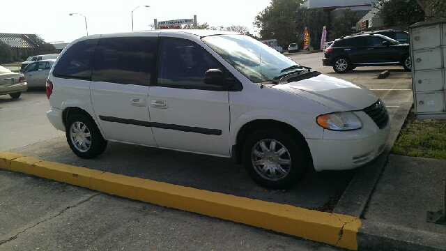 2007 Chrysler Town and Country Base