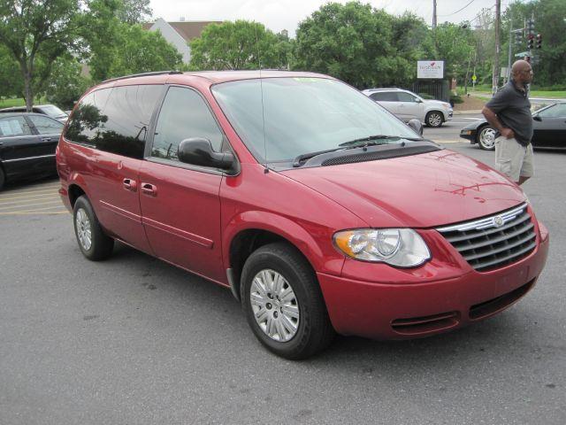 2007 Chrysler Town and Country Elk Conversion Van