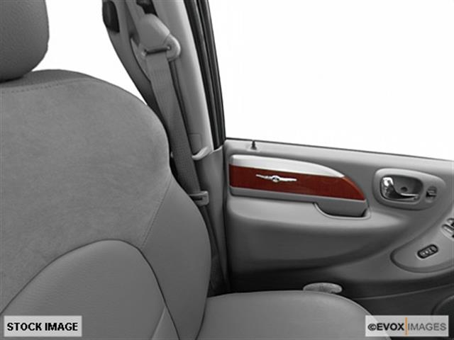 2007 Chrysler Town and Country Elk Conversion Van