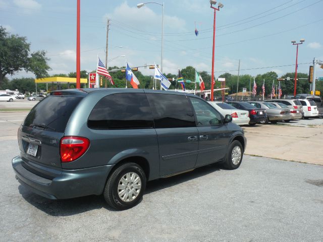 2007 Chrysler Town and Country Elk Conversion Van