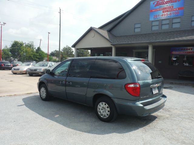 2007 Chrysler Town and Country Elk Conversion Van
