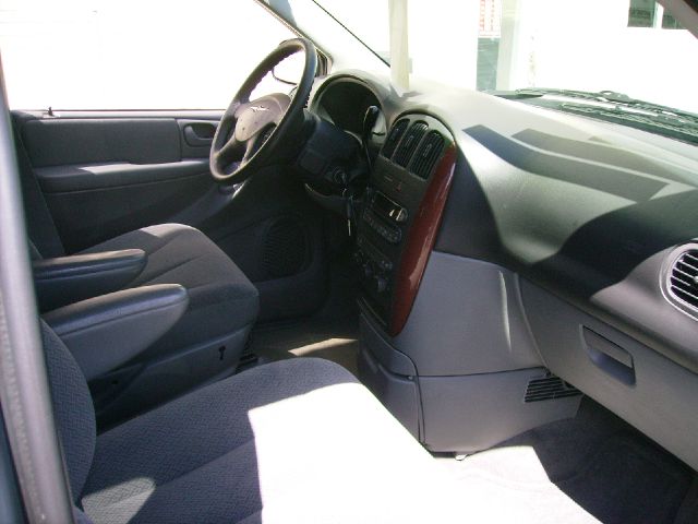 2007 Chrysler Town and Country Base