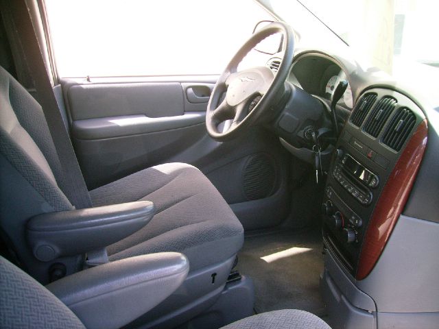 2007 Chrysler Town and Country Base